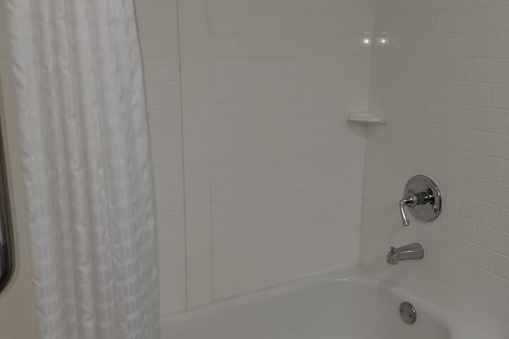 Room 52 of 71