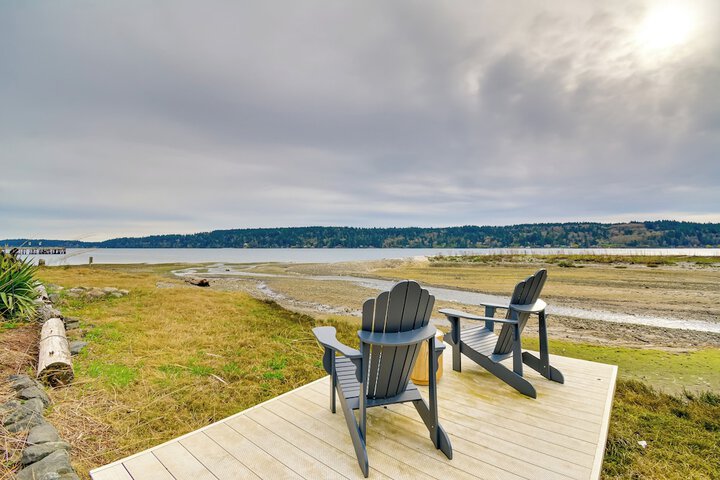 Direct Beach Access: Getaway on Port Orchard!
