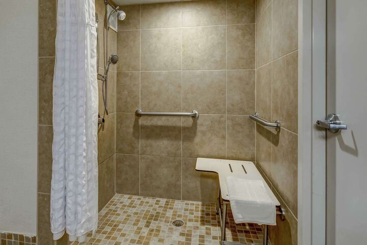Room 34 of 59