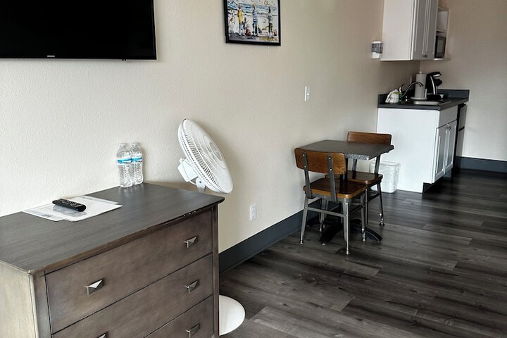Room 98 of 159