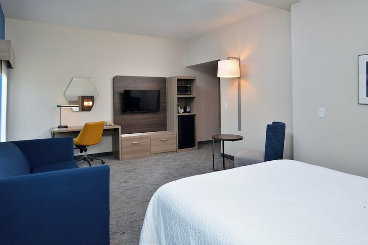 Room 51 of 63