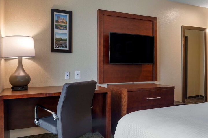 Room 19 of 28