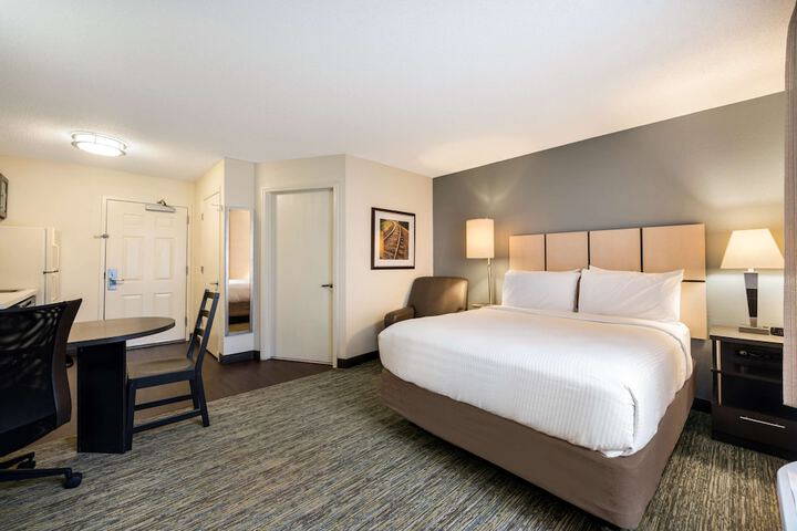 Room 18 of 39