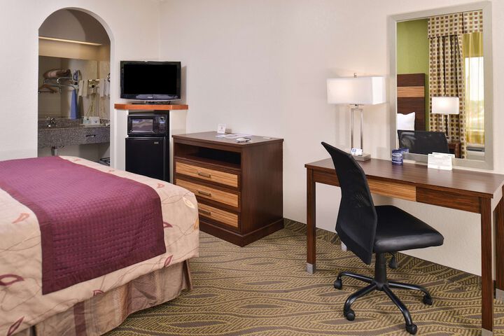 Room 15 of 16