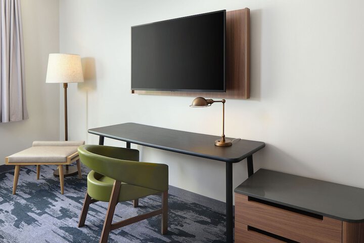Room 12 of 26