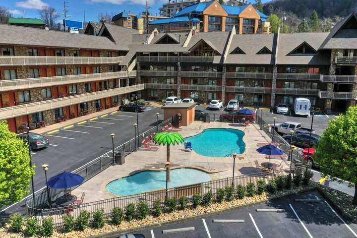 Pool 13 of 85