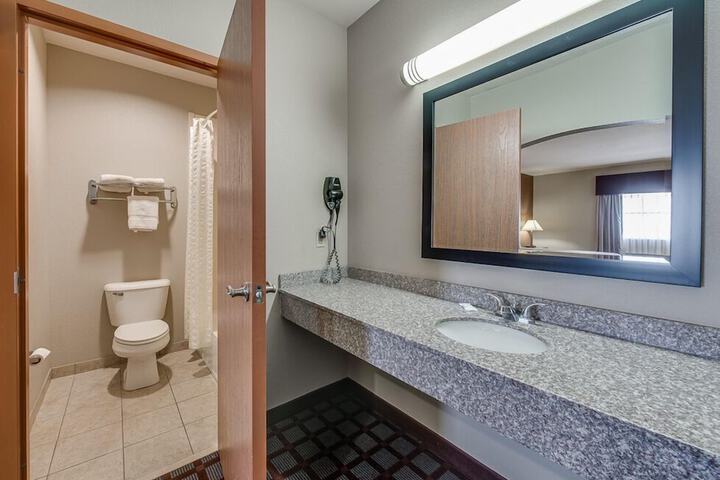 Room 35 of 53
