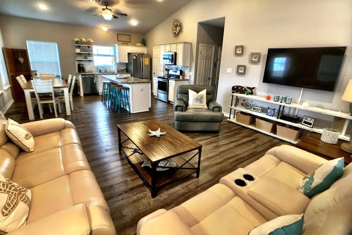 A Silver Lining 4 Br Home