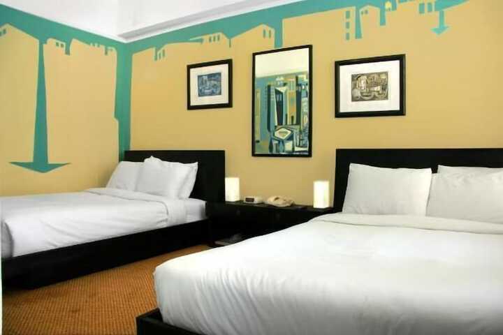 Room 13 of 89