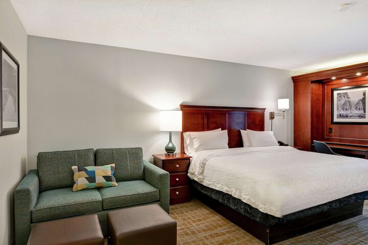Room 28 of 41