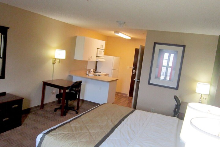 Studio 6 Suites Seattle Kent WA