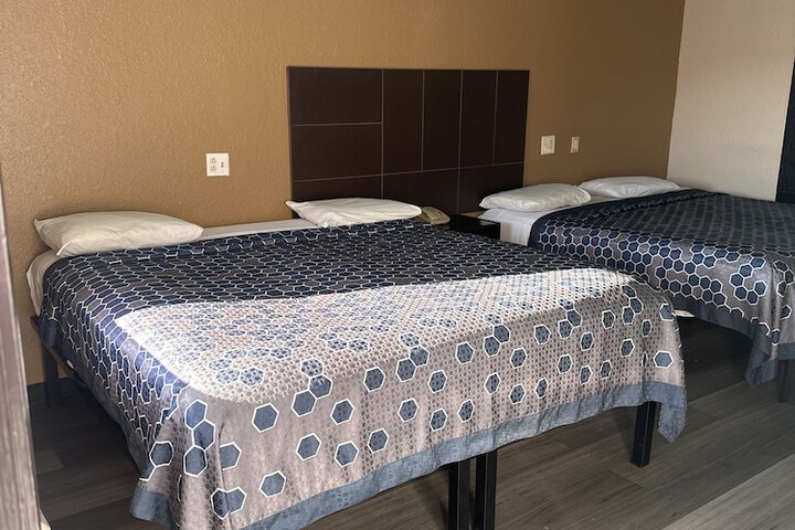 Room 15 of 17