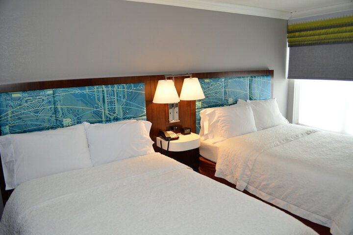 Hampton Inn & Suites Chicago / Hoffman Estates