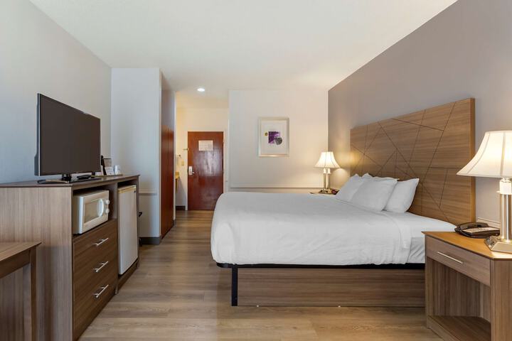 Room 7 of 44