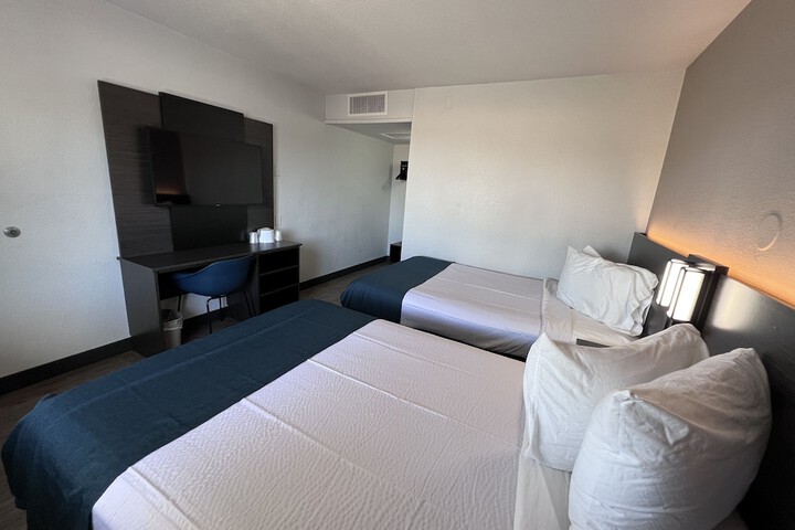 Room 12 of 43