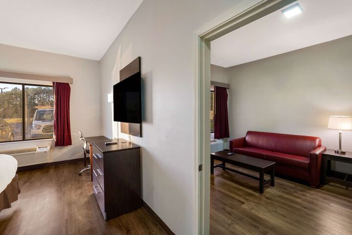 Room 18 of 28