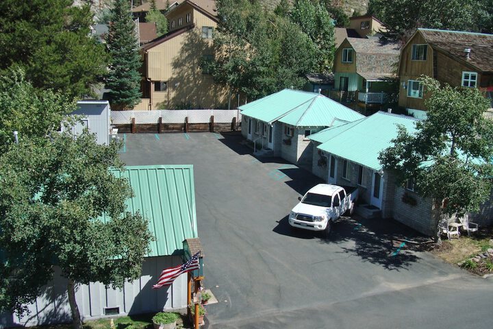 Lake Front Cabins