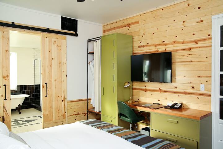 Cavalry Court by Valencia Hotel Collection