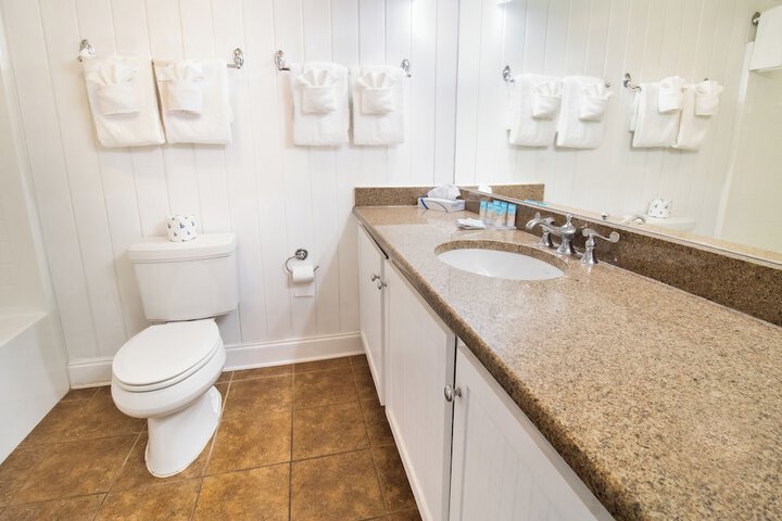 The Oceanfront Litchfield Inn