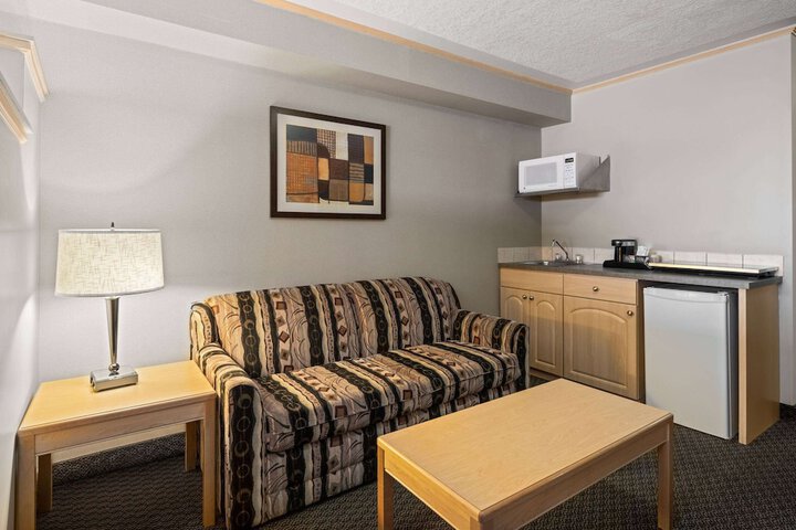 Room 8 of 44