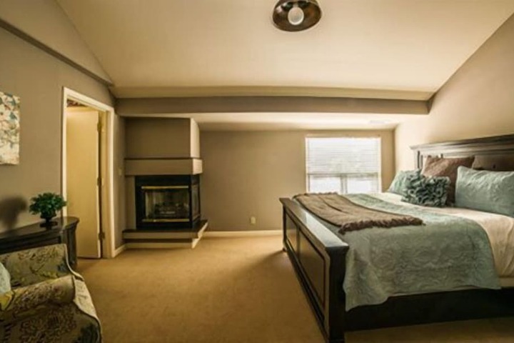 Room 28 of 73