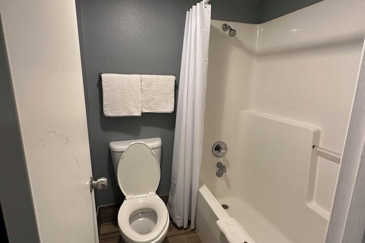Room 32 of 44