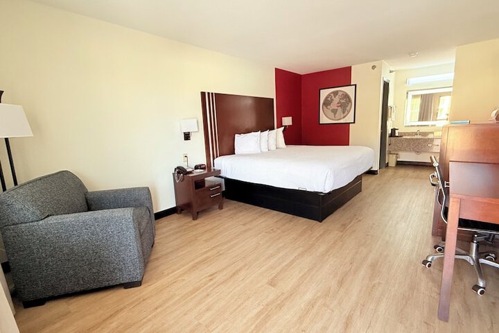 Room 6 of 39