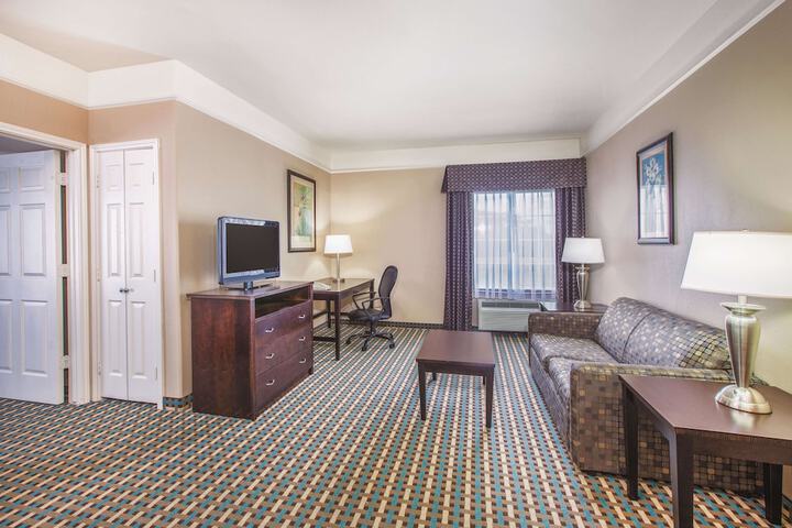 La Quinta Inn & Suites by Wyndham Bay City