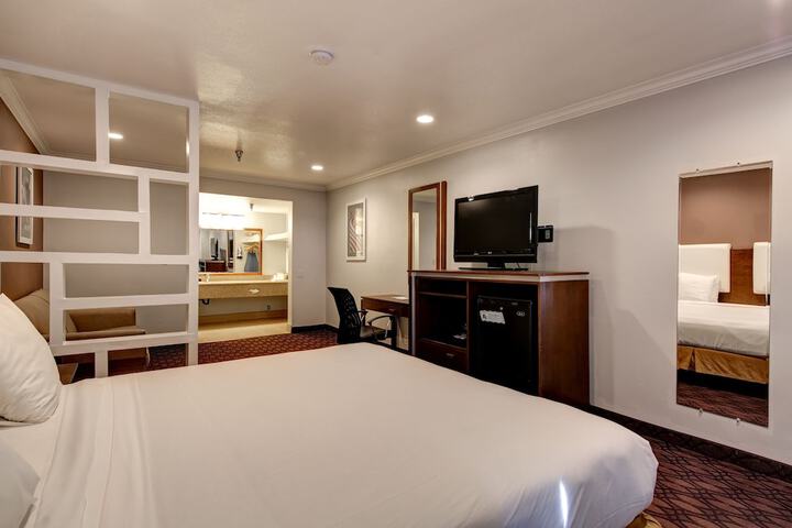 Room 30 of 37