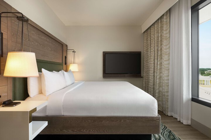 Room 43 of 121