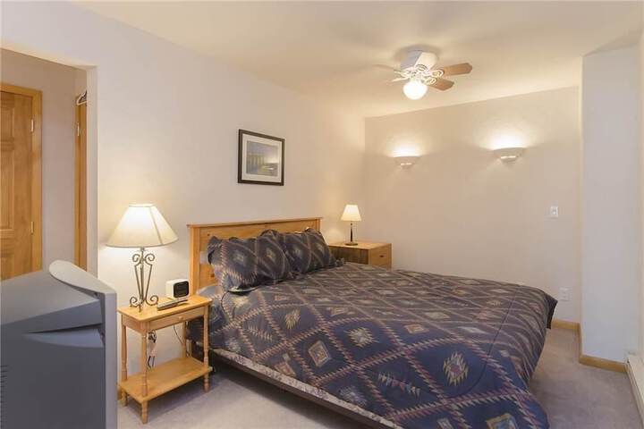 Room 84 of 121