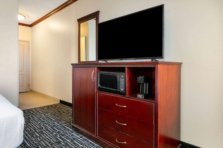 Room 25 of 31