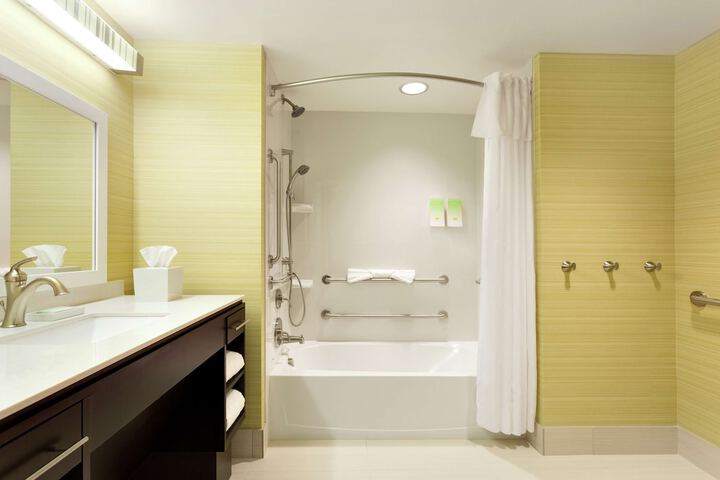 Room 10 of 25