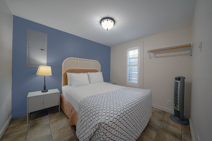 Room 47 of 60
