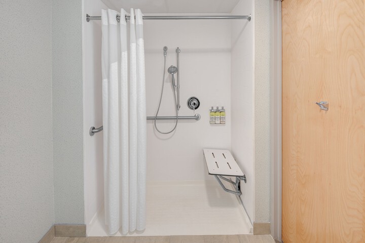 Holiday Inn Express Hotel & Suites West Long Branch by IHG