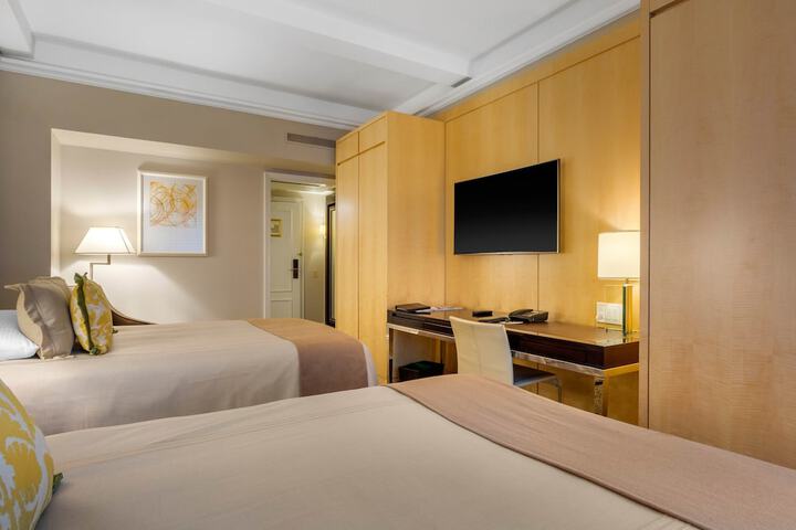Room 18 of 125