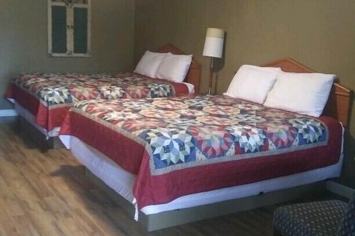 Whispering Creek Lodging & RV Resort
