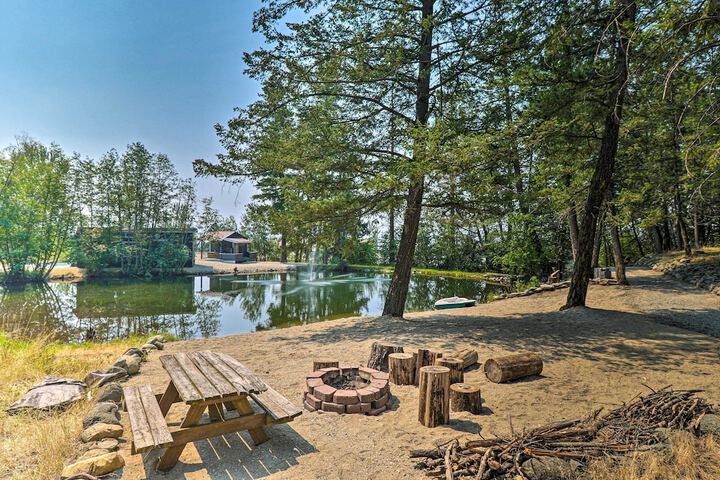 Eureka Tiny Home w / Hot Tub & Community Beach!