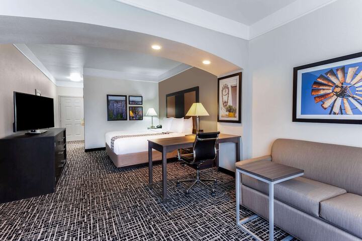 Room 14 of 35