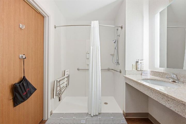 Holiday Inn Express & Suites Bethlehem Arpt-Allentown Area