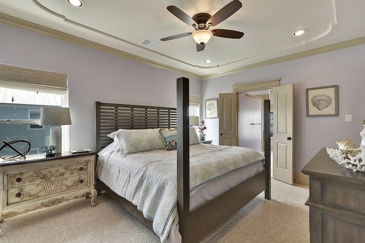 Room 33 of 46