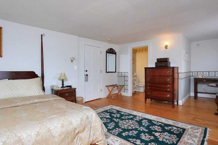 Room 83 of 125