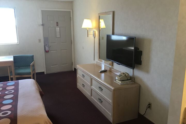 Room 12 of 30