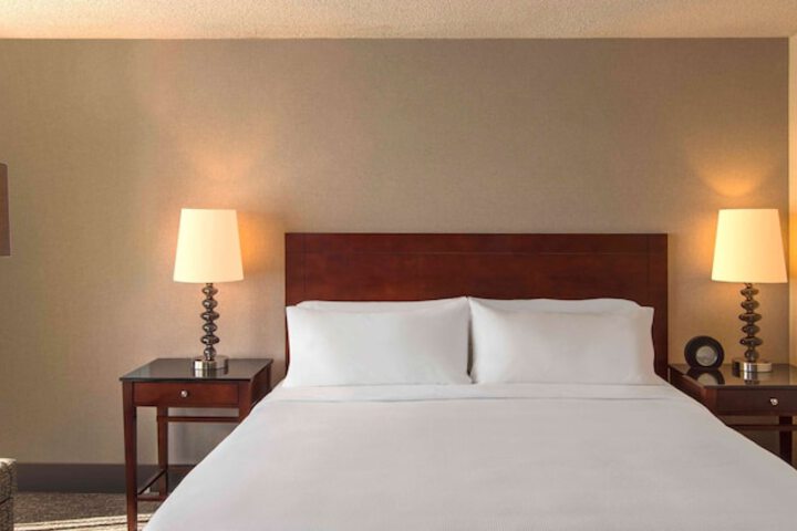 DoubleTree by Hilton Chicago Schaumburg
