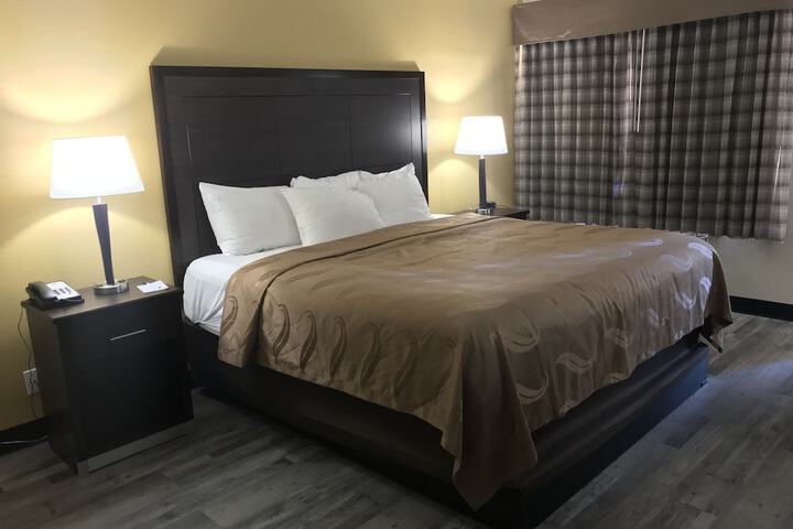 Room 26 of 38