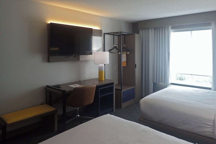 Room 17 of 44