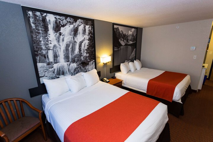 Room 32 of 72
