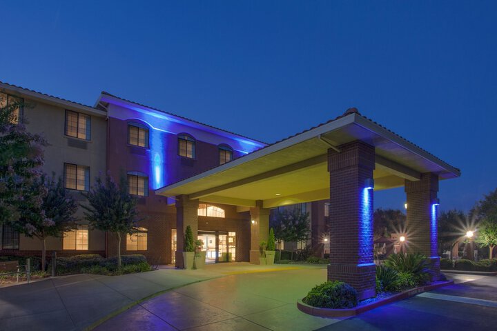 Hotel 3 of 63