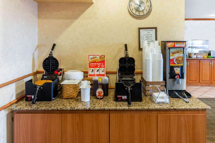 Breakfast/Coffee Service 28 of 30