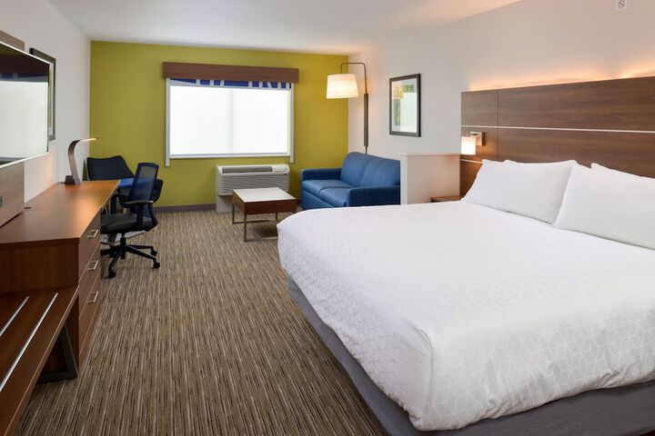 Room 26 of 63